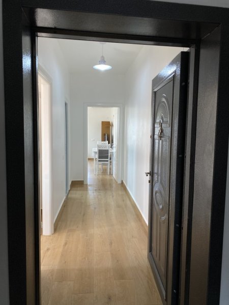 Tirane, jepet me qera apartament 1+1 Kati 5, 60 m² 499 € (Rruga Elbasanit, afer liceut artistik)