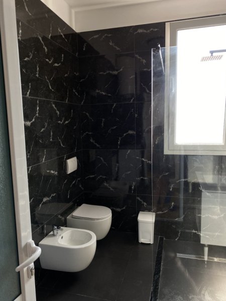 Tirane, jepet me qera apartament 1+1 Kati 5, 60 m² 499 € (Rruga Elbasanit, afer liceut artistik)