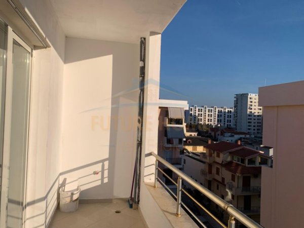 Durres, jepet me qera apartament 2+1+Ballkon Kati 5, 78 m² 250 € (ZJARRFIKJSA)