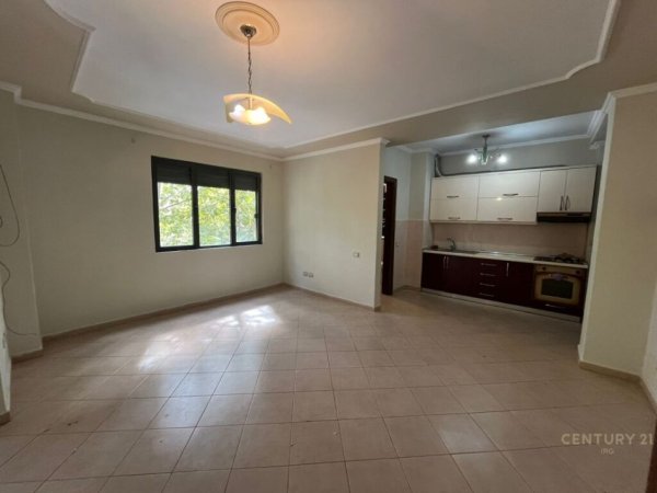 Tirane, shitet apartament 2+1+Ballkon Kati 2, 100 m² 159.000 € 