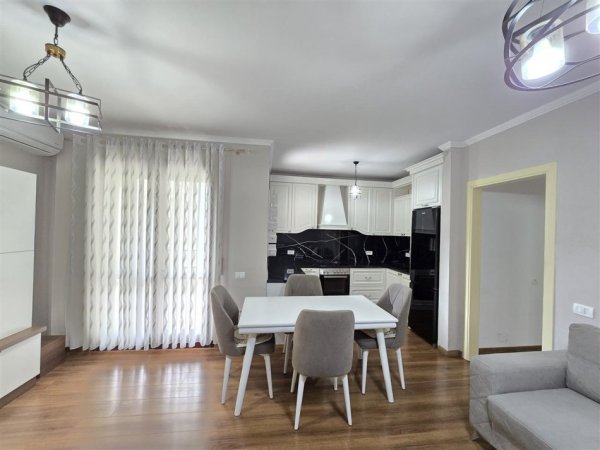 Tirane, shitet apartament 2+1 Kati 4, 104 m² 190.000 € (Kopshti Botanik)