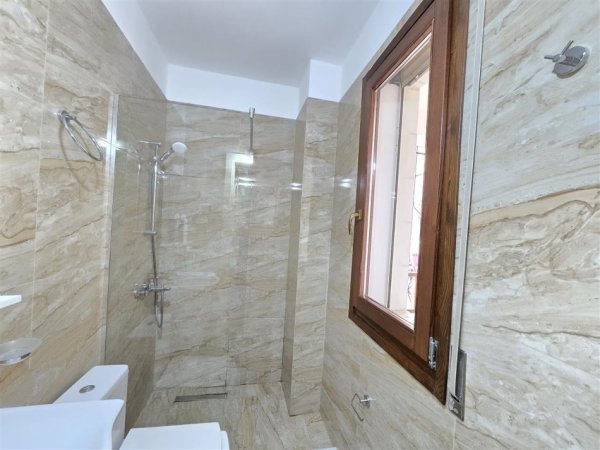 Tirane, shitet apartament 2+1 Kati 4, 104 m² 190.000 € (Kopshti Botanik)