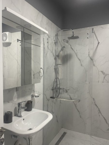 Tirane, jepet me qera apartament 1+1+Aneks+Ballkon Kati 7, 67 m² 570 € (Kompleksi ASL, Prane QSUT Rruga Kongresi Manastirit)