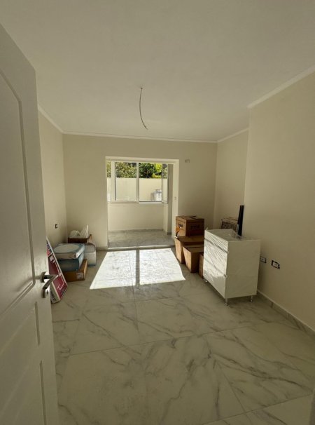Tirane, jepet me qera apartament 1+1 Kati 0, 80 m² 600 € (Irfan Tomini)
