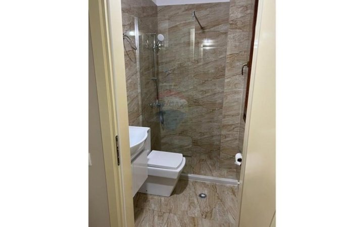 Tirane, jepet me qera apartament 2+1 Kati 2, 115 m² 700 € (Kopshti Botanik)