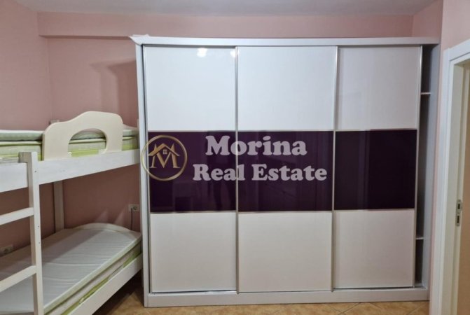 Tirane, jepet me qera apartament 3+1 Kati 4, 110 m² 800 € (Zogu Zi)