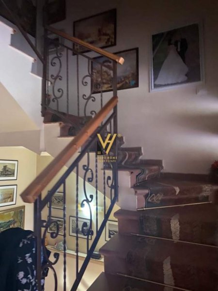 Tirane, jepet me qera Vile 4+1+A+BLK Kati 0, 270 m² 3.000 Euro (KODRA E DIELLIT)
