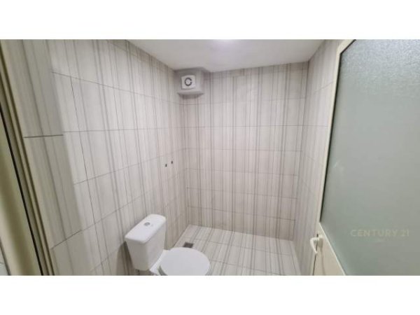 Tirane, shitet ambjent biznesi Kati -1, 230 m² 170.000 Euro (Qender)