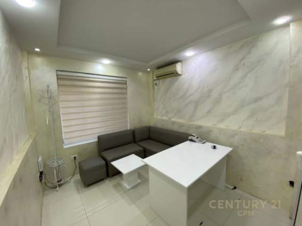 Tirane, shitet ambjent biznesi Kati 1, 62 m² 135.000 Euro (Perball Ekspozites)