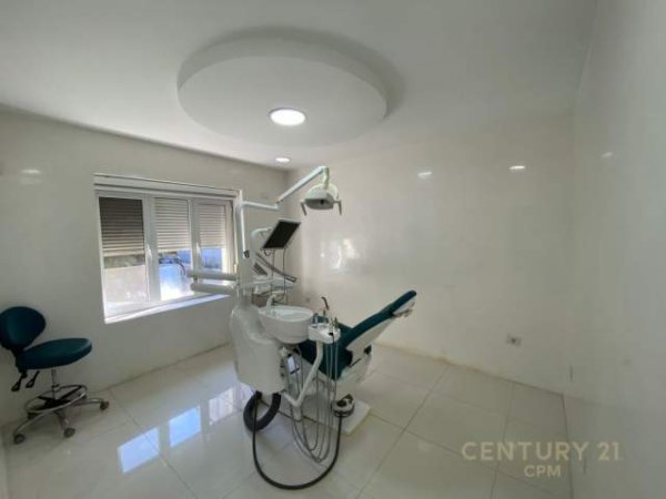 Tirane, shitet ambjent biznesi Kati 1, 62 m² 135.000 Euro (Perball Ekspozites)