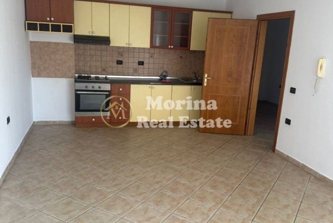 Tirane, jepet me qera apartament 1+1 Kati 4, 60 m² 450 € (Vasil Shanto)
