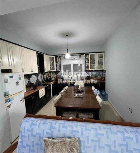 jepet me qera shtepi 3+1+Ballkon Kati 1, 120 m² 500 € (Vore/Rruga Demokracia)