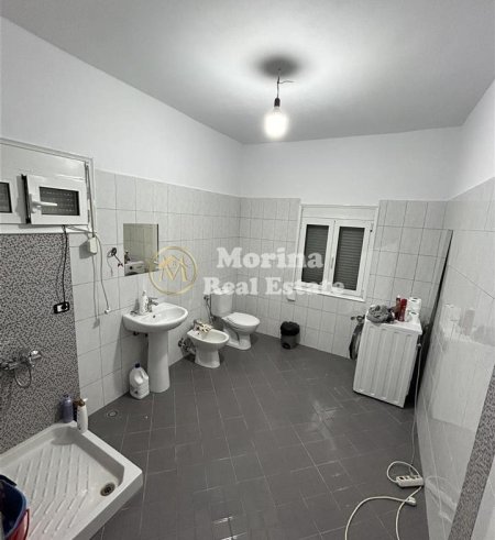 jepet me qera shtepi 3+1+Ballkon Kati 1, 120 m² 500 € (Vore/Rruga Demokracia)