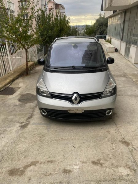 Tirane, shes makine Renault Nafte, gri metalizato automatik Kondicioner 270.001 km 7.100 €