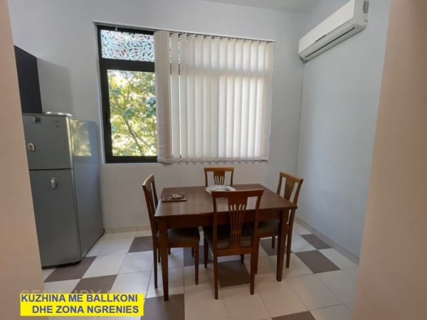 Tirane, Me Qera Apartament cilësor, i kompletruar e mobiluar, tip 2+1, në kat 3, sip. 80m², qera 700€/muaj, tek pallatet Agimi/bllok, buzë Lanës, blv, B.Curri, 300m nga Sheshi Skënderbej Tirane