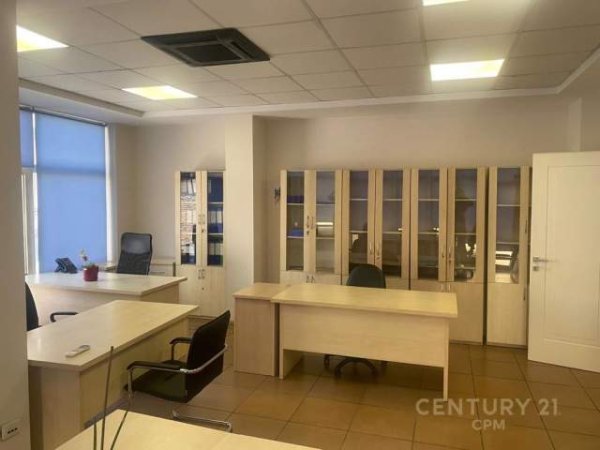 Tirane, shitet ambjent biznesi Kati 1, 514 m²  (Rruga e Elbasanit)