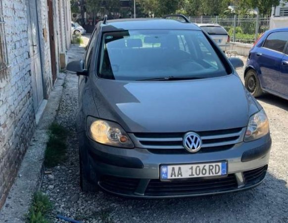 Tirane, shes makine Volkswagen Golf plus Viti 2007, 3.900 Euro