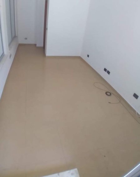 Tirane, shitet dyqan Kati 3, 17 m² 26.700 Euro (hoxha tahsin)