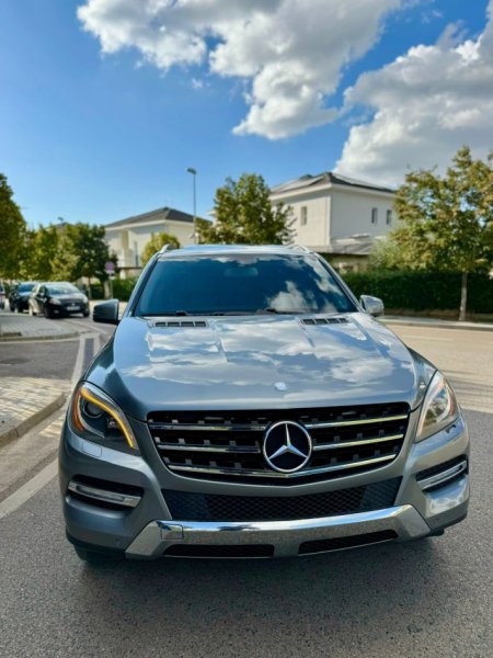 Tirane, shitet makine Mercedes Nafte, gri metalizato automatik Klima 271 km 13.999 €