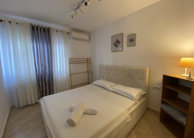 Tirane, QERA DITORE , Apartament 1+1+Ballkon Kati 5, 41 m² 30 € / Nata (Myslym Shyri)