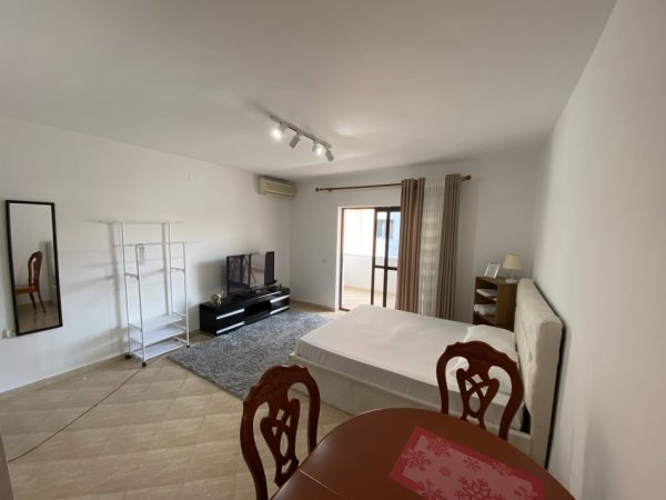 Tirane, QERA DITORE , Garsoniere +Ballkon Kati 5, 35 m² 3000 Lek (Myslym Shyri)