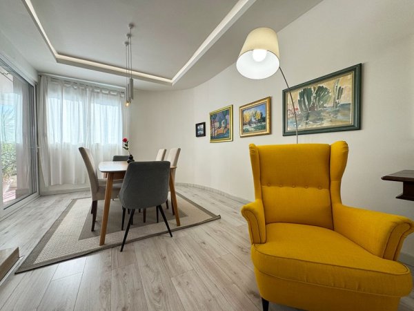 Tirane, shitet apartament 3+1+Ballkon Kati 10, 220 m² 620.000 € (RRUGA “ISMAIL QEMALI” NË QENDER TË ISH BLLOKUT)