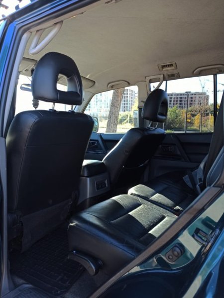 Tirane, shes SUV | Fuoristrad | Xhip Mitsubishi Pajero Nafte, jeshile automatik Kondicioner 200.000 km 6.000 €