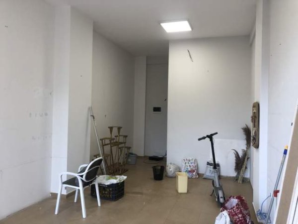 Tirane, shitet dyqan Kati 0, 60 m² 2.000 Euro/m2 (Rruga Hysni Gerbolli)