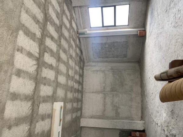 Tirane, shitet dyqan Kati 0, 125 m² 750.000 Euro (Lisi)