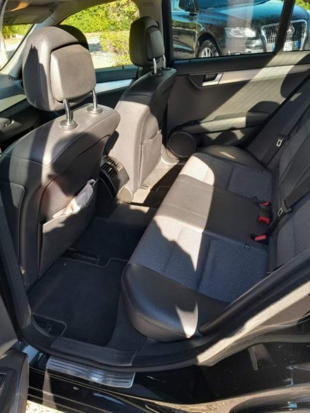 Tirane, shes makine Mercedes-Benz C220 W204 Viti 2011, 12.000 Euro