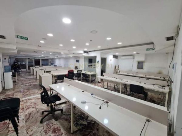 Tirane, shitet Kati 1, 415 m² 862.000 Euro (Myslym Shyri Tirana, Albania)
