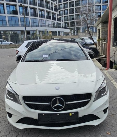 Tirane, shitet makine Mercedes Benz CLA 200CDI Nafte, e bardhë automatik Klima 189.500 km 14.500 €