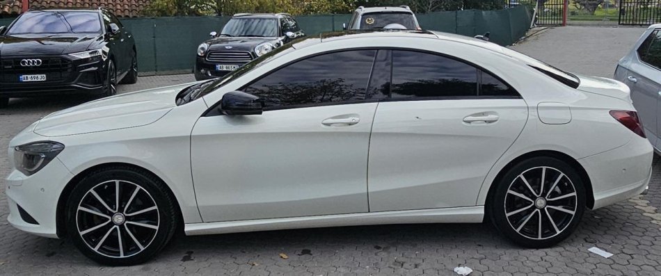 Tirane, shitet makine Mercedes Benz CLA 200CDI Nafte, e bardhë automatik Klima 189.500 km 14.500 €