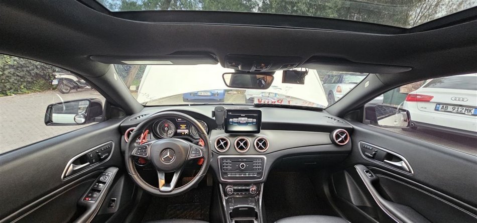 Tirane, shitet makine Mercedes Benz CLA 200CDI Nafte, e bardhë automatik Klima 189.500 km 14.500 €