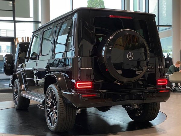 Gjermani, shes SUV | Fuoristrad | Xhip Benzin, e zeze automatik 22 km 185.999 €