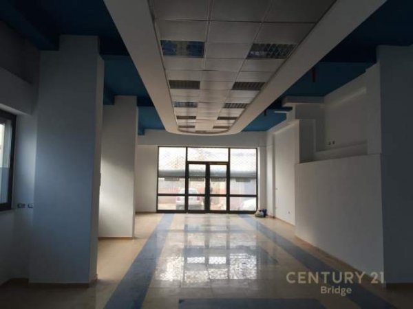 Tirane, shitet ambjent biznesi Kati 0, 150 m² 255.000 Euro (Selvia)