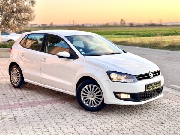 Durres, shes makine Volkswagen Polo 1.6Tdi Automatike Nafte, e bardhë manuale Klima 156 km 1 €