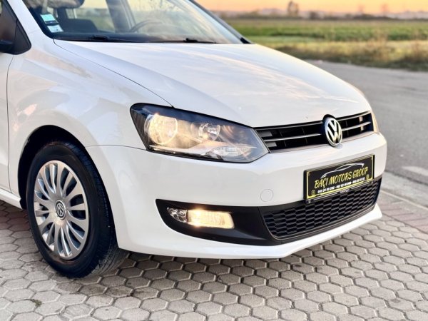 Durres, shes makine Volkswagen Polo 1.6Tdi Automatike Nafte, e bardhë manuale Klima 156 km 1 €
