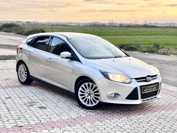 Durres, shes makine Ford Focus 1.6Nafte Titanium Nafte, gri metalizato manuale Klima 172 km 1 €