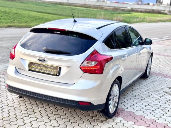 Durres, shes makine Ford Focus 1.6Nafte Titanium Nafte, gri metalizato manuale Klima 172 km 1 €