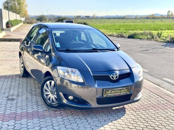 Durres, shes makine Toyota Auris 1.4Nafte Manuale 2009 Nafte, gri e erret manuale Klima 168 km 1 €