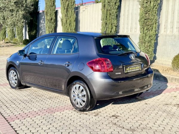 Durres, shes makine Toyota Auris 1.4Nafte Manuale 2009 Nafte, gri e erret manuale Klima 168 km 1 €