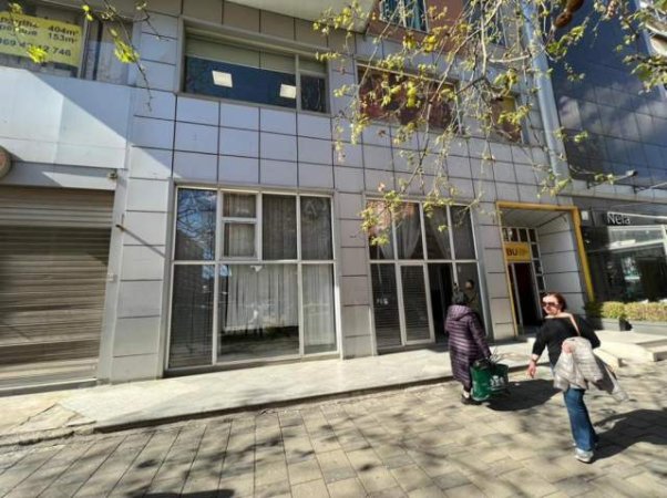 Tirane, shes ambjent biznesi Kati 0, 153 m² 6.000 Euro/m2