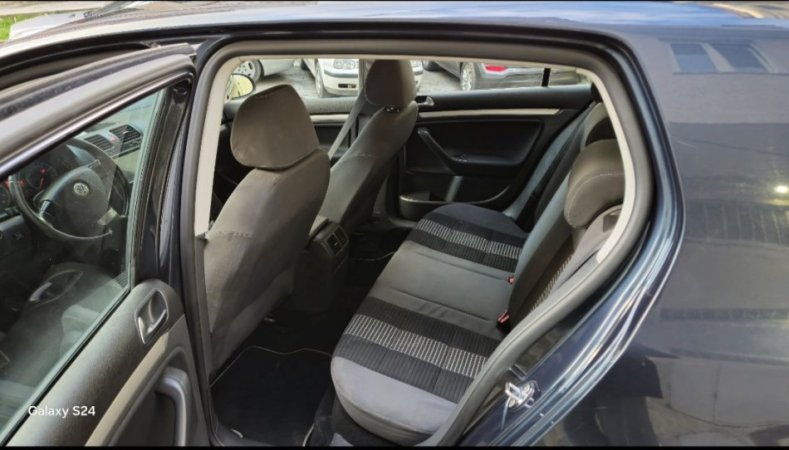 Tirane, shes makine Golf 5 viti 2008 Benzin+Gaz, blu manuale Kondicioner 4.300 €