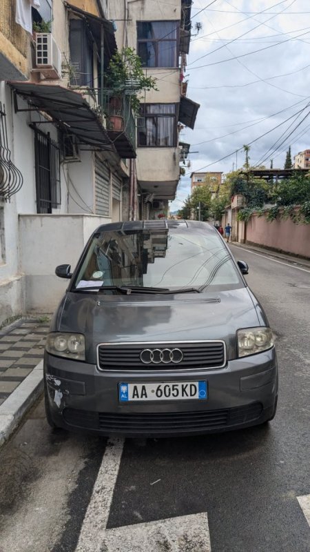 shes Audi A2, 1.4 TDi manuale, 227,000km, 2000 EUR Nafte, gri e erret manuale Kondicioner 227.000 km 2.000 €