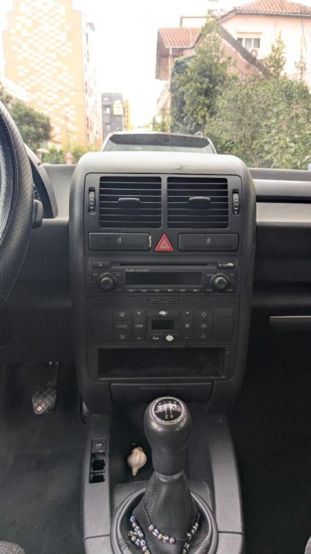 shes Audi A2, 1.4 TDi manuale, 227,000km, 2000 EUR Nafte, gri e erret manuale Kondicioner 227.000 km 2.000 €