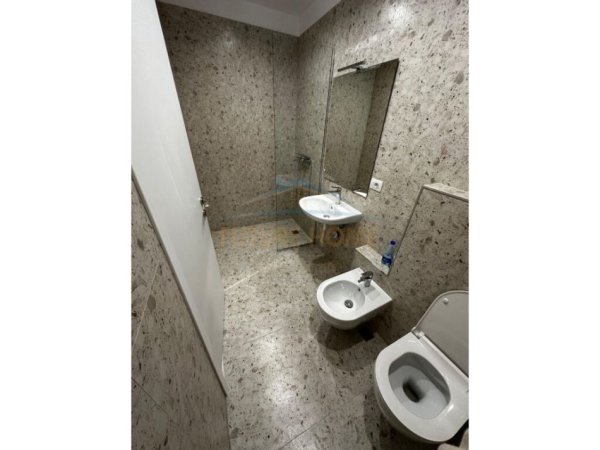 Tirane,  shitet Duplex,  (2+1), Ballkon Kati 1, 121 m² 227.000 € (Ish Parku i Autobuzave)