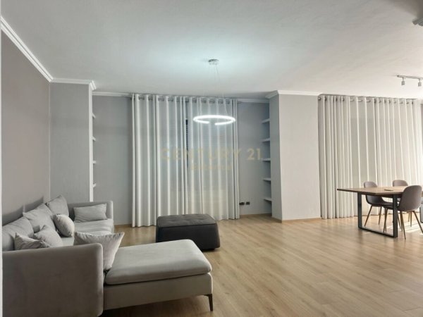 Tirane, jepet me qera apartament 3+1 Kati 4, 100 m² 1.500 € (sami frasheri)
