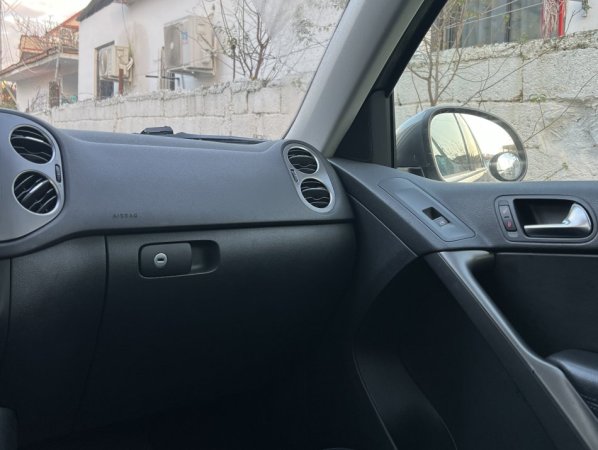 Okazion 2009 Volkswagen Tiguan 2.0 Benzin Automatik 150.000 km 5.500 €