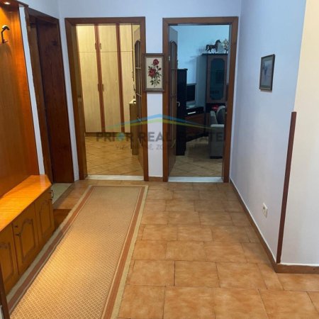 Tirane, shitet apartament 3+1+Ballkon Kati 6, 116 m² 145.000 € (Oxhaku)